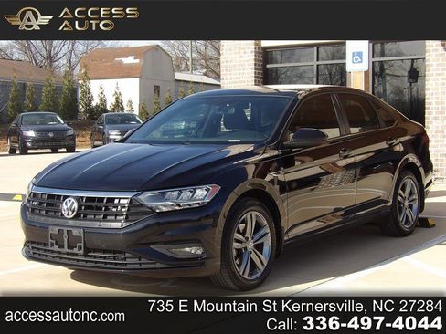 Used 2019 Volkswagen Jetta R-Line image 1