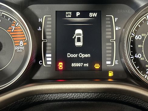 Used 2016 Jeep Cherokee Latitude w/ Comfort/Convenience Group image 19