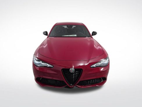 Used 2024 Alfa Romeo Giulia Sprint RWD image 2