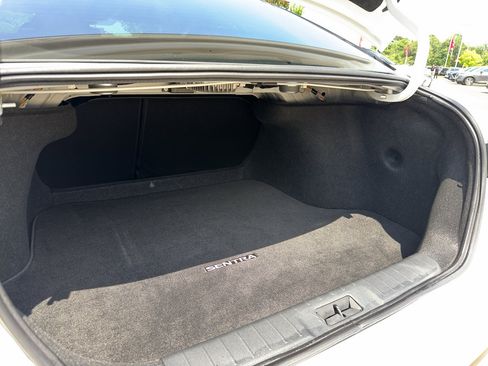 Used 2024 Nissan Sentra SR w/ SR Premium Package FWD image 14