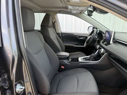 Used 2025 Toyota RAV4 XLE w/ Convenience Package FWD image 30