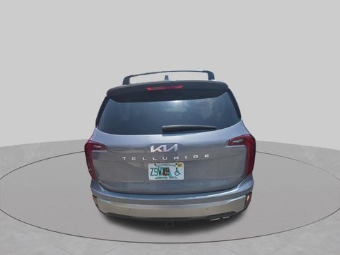 Used 2025 Kia Telluride S FWD image 7