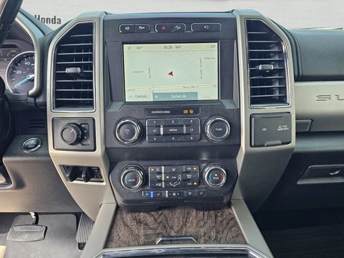Used 2019 Ford F350 Lariat w/ Lariat Ultimate Package AWD/4WD image 28