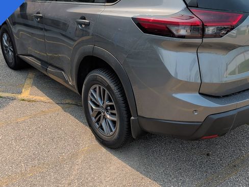 Used 2024 Nissan Rogue S AWD/4WD image 7