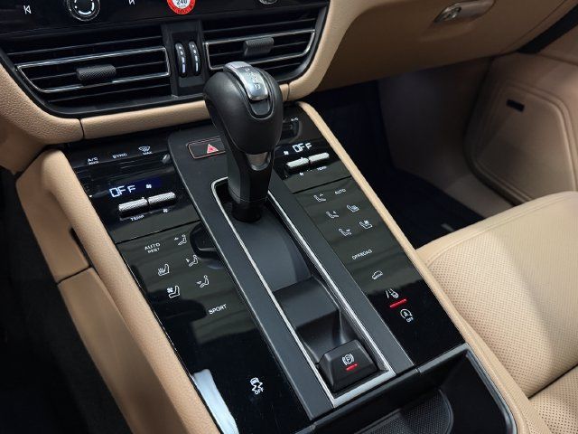 Certified 2026 Porsche Macan AWD/4WD image 20