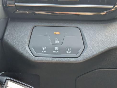 Certified 2023 Volkswagen ID.4 Pro AWD/4WD image 26
