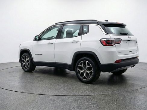 Used 2025 Jeep Compass Limited image 6
