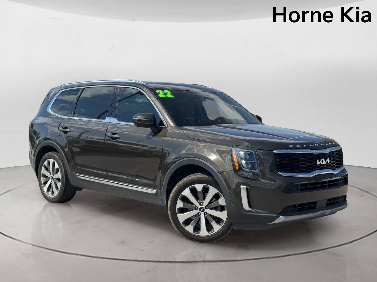 Used 2022 Kia Telluride EX w/ EX Premium Package FWD image 2