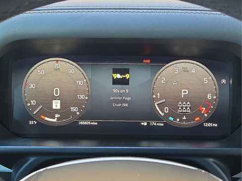 Used 2023 Land Rover Defender 130 First Edition image 25