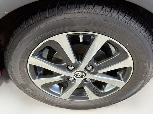 Used 2018 Toyota Prius C Two FWD image 11