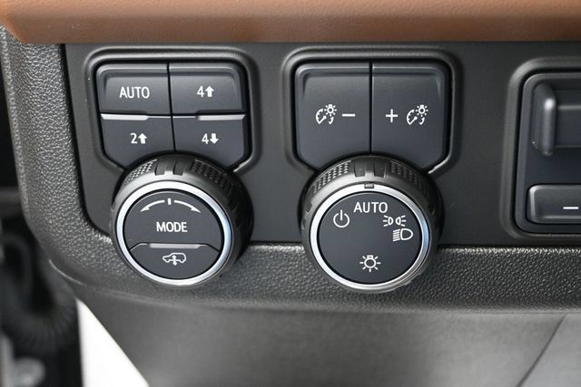 Used 2024 Chevrolet Tahoe High Country AWD/4WD image 38