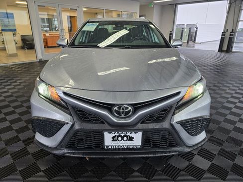 Used 2024 Toyota Camry SE image 8
