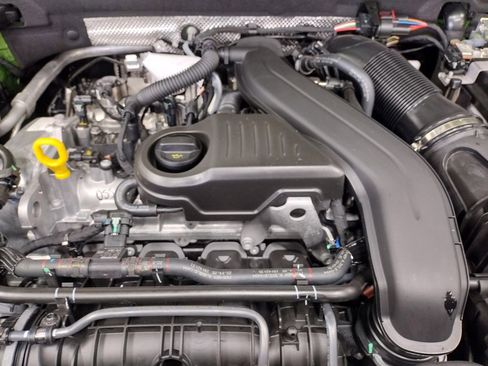 New 2025 Volkswagen Taos SE image 6