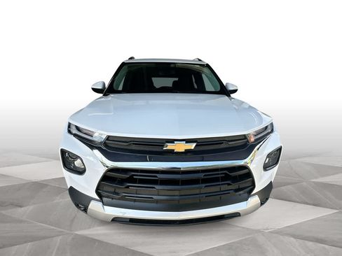 Used 2023 Chevrolet TrailBlazer LT FWD image 3