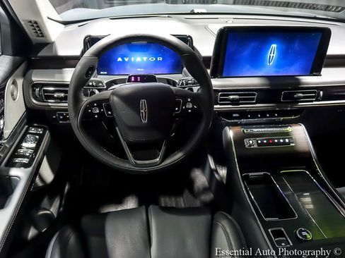 Used 2026 Lincoln Aviator Reserve AWD/4WD image 15