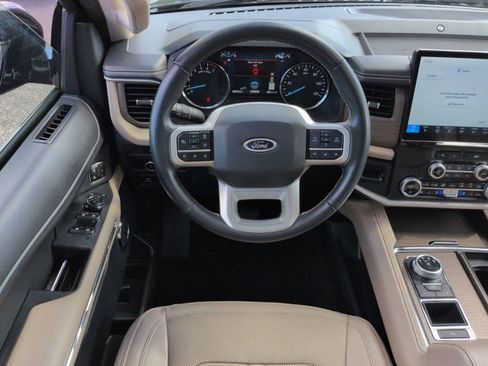 Used 2024 Ford Expedition Limited image 18