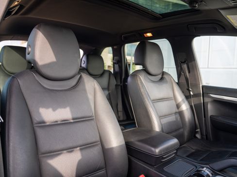 Used 2010 Porsche Cayenne AWD/4WD image 24
