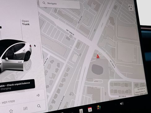 Used 2025 Tesla Model 3 Long Range image 12