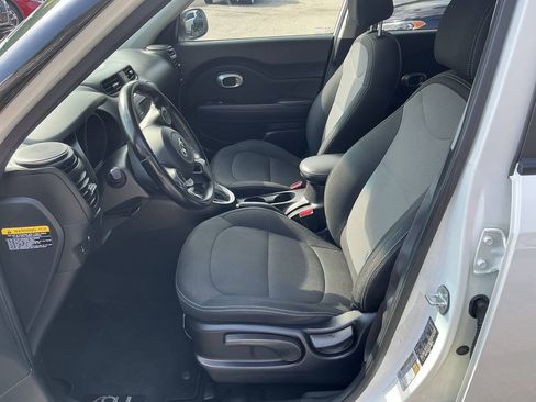 Used 2017 Kia Soul + w/ Designer's Package FWD image 14