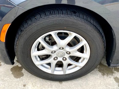 Used 2020 Chrysler Pacifica Touring-L FWD image 9