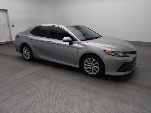 Used 2022 Toyota Camry LE FWD image 11