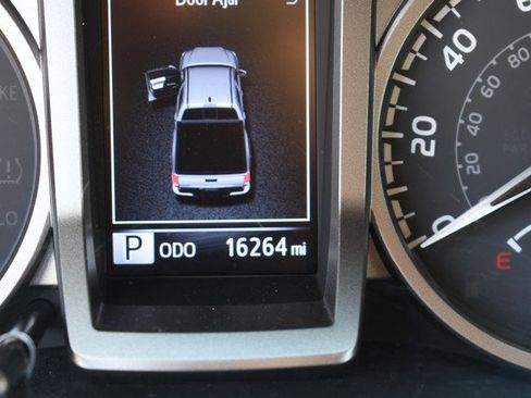 Certified 2023 Toyota Tacoma SR5 image 32