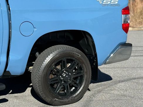 Used 2020 Toyota Tundra SR5 w/ SR5 Upgrade Package image 11