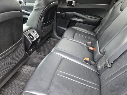 Certified 2025 Kia Sorento S w/ Panoramic Sunroof Package FWD image 30