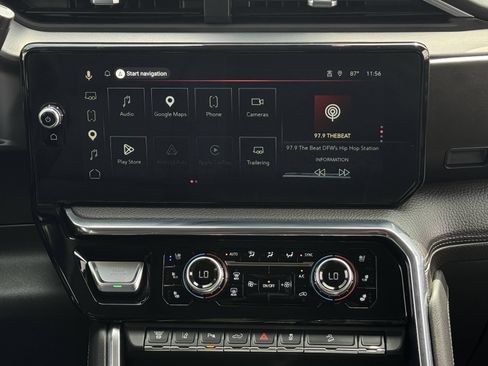 Used 2025 GMC Sierra 2500 Denali w/ Denali Reserve Package AWD/4WD image 19