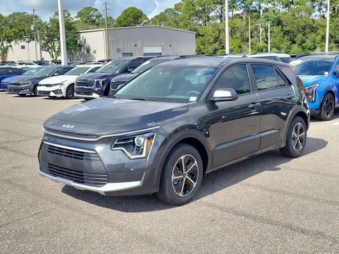 New 2026 Kia Niro LX FWD image 3