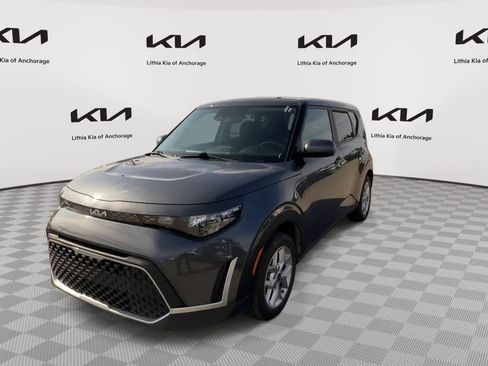 Used 2024 Kia Soul LX w/ Option Group 015 FWD image 3