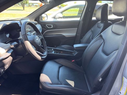 Used 2025 Jeep Compass Limited AWD/4WD image 27