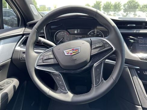 New 2025 Cadillac XT5 Premium Luxury image 11