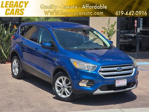 Used 2017 Ford Escape SE FWD image 1