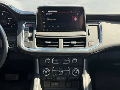 Used 2023 GMC Yukon XL SLT w/ SLT Luxury Package AWD/4WD image 12