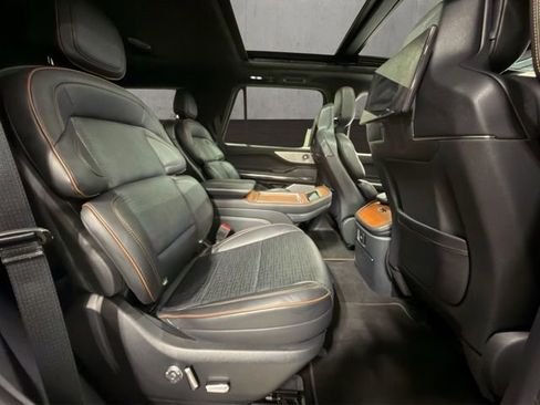 Used 2025 Lincoln Navigator Black Label AWD/4WD image 21