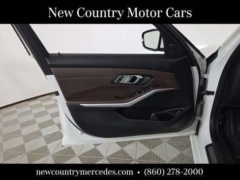 Used 2020 BMW 330i xDrive Sedan w/ Premium Package AWD/4WD image 18