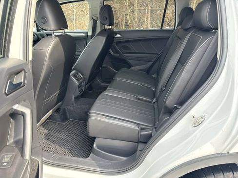 Used 2022 Volkswagen Tiguan SE image 24