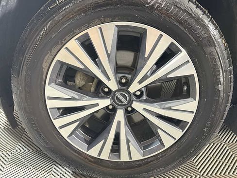 Used 2022 Nissan Rogue SV AWD/4WD image 28