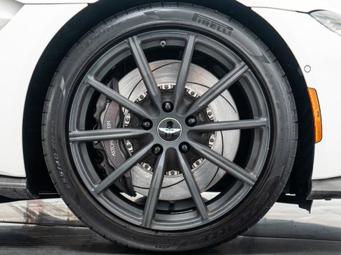 Used 2020 Aston Martin V8 Vantage Coupe RWD image 41