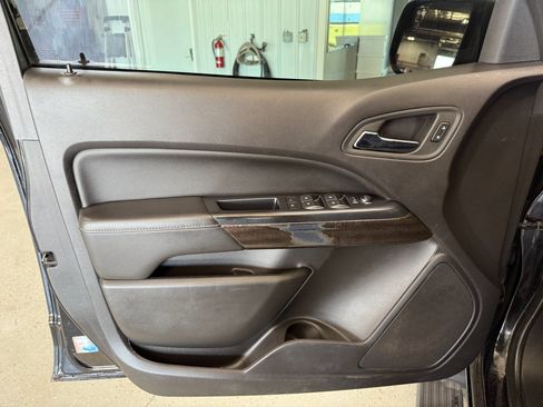 Used 2017 GMC Canyon SLT w/ Driver Alert Package AWD/4WD image 11
