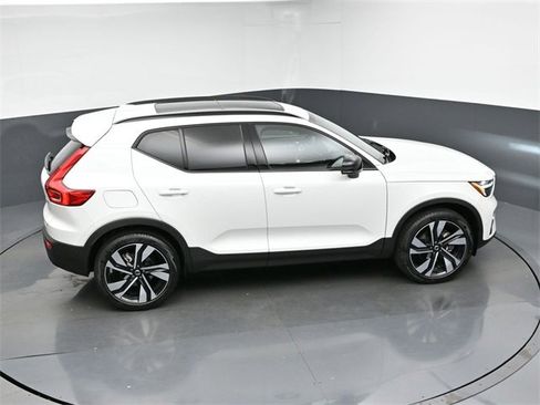Used 2024 Volvo XC40 B5 Plus image 48