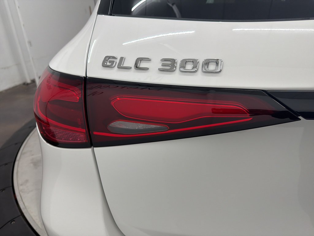 Used 2026 Mercedes-Benz GLC 300 4MATIC image 11