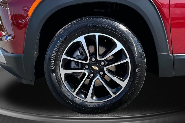 Used 2025 Chevrolet TrailBlazer LT AWD/4WD image 30
