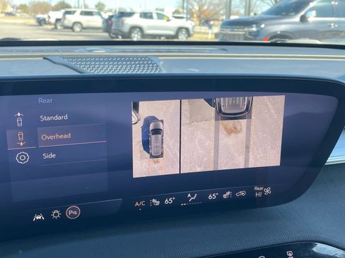 Used 2025 Buick Enclave Preferred image 17