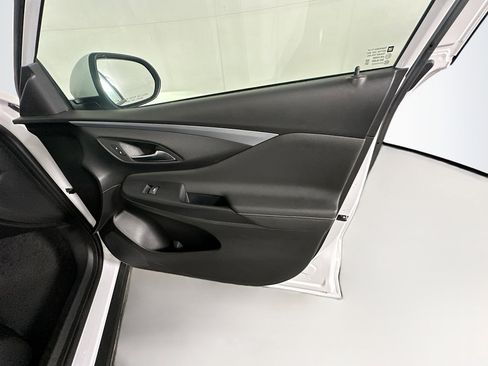 Used 2025 Buick Envista Preferred image 30