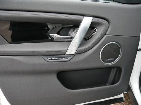 Used 2025 Land Rover Discovery Sport S image 14