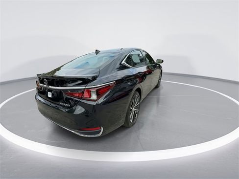 Used 2024 Lexus ES 300h 300h image 7