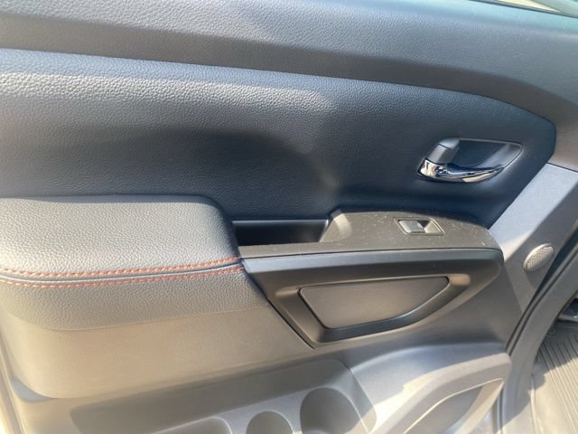 Used 2024 Nissan Titan PRO-4X w/ Pro-4x Convenience Package AWD/4WD image 12