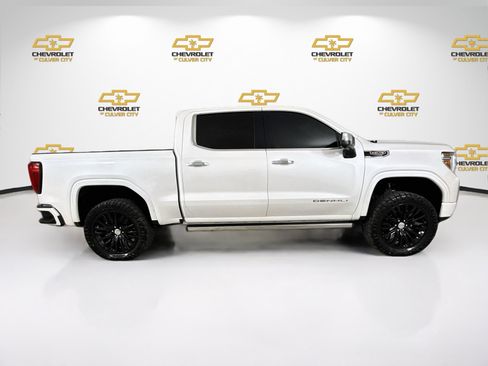 Used 2019 GMC Sierra 1500 Denali w/ Denali Ultimate Package AWD/4WD image 9